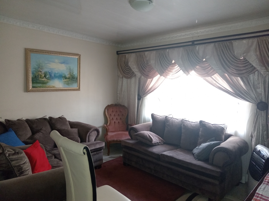 3 Bedroom Property for Sale in Letsopa North West
